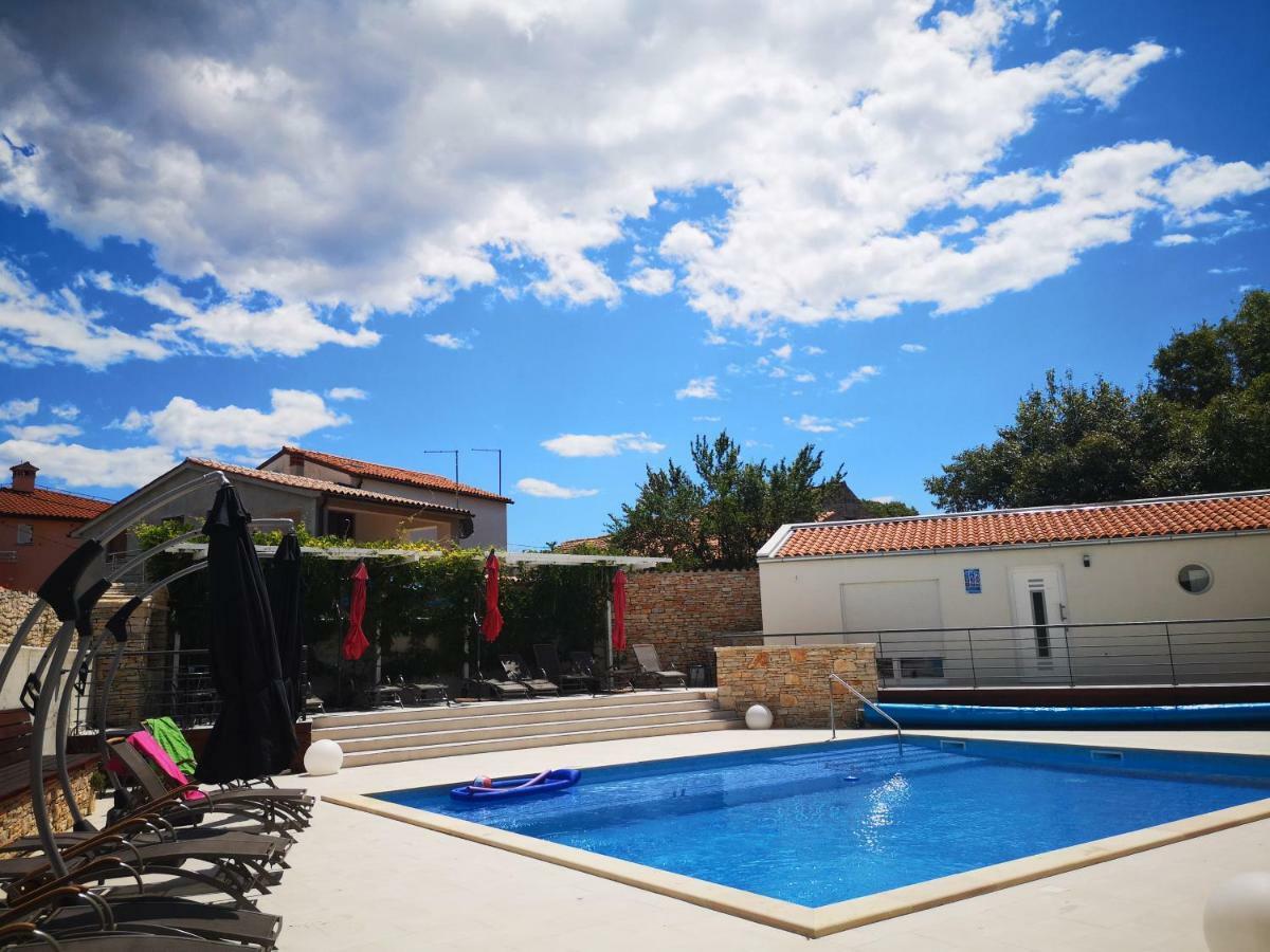 Villa Anja 1St Floor Peroj Exterior photo