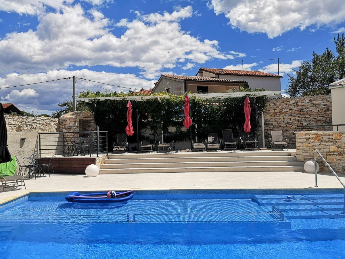 Villa Anja 1St Floor Peroj Exterior photo